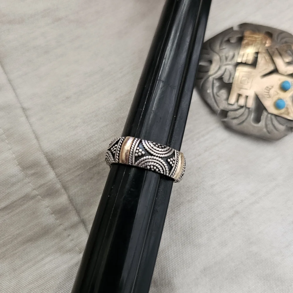 Ring - Picture 2 of 3